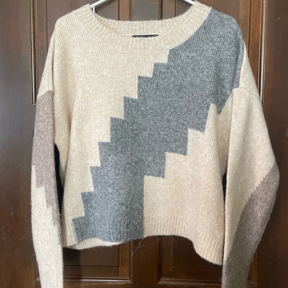 Stylish Beige and Gray Geometric Women's Sweater
